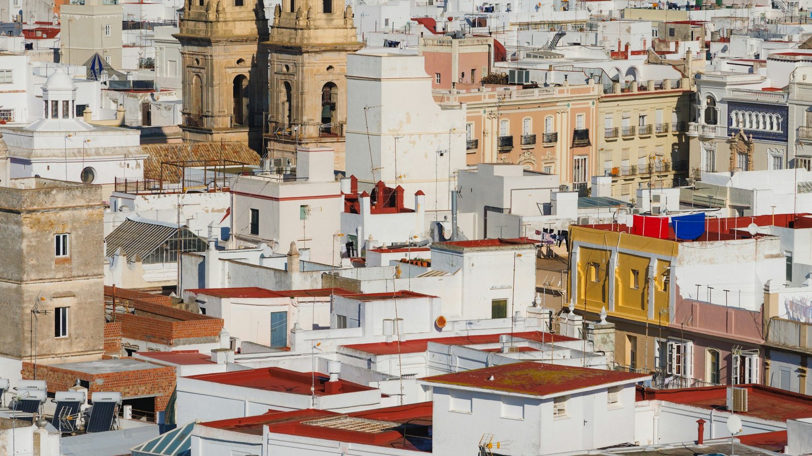 Le front urbain d'une grande ville espagnole