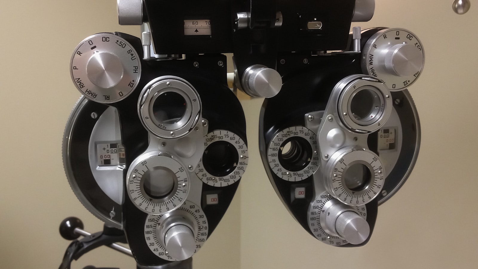 Phoroptère dans un cabinet d'ophtalmologie