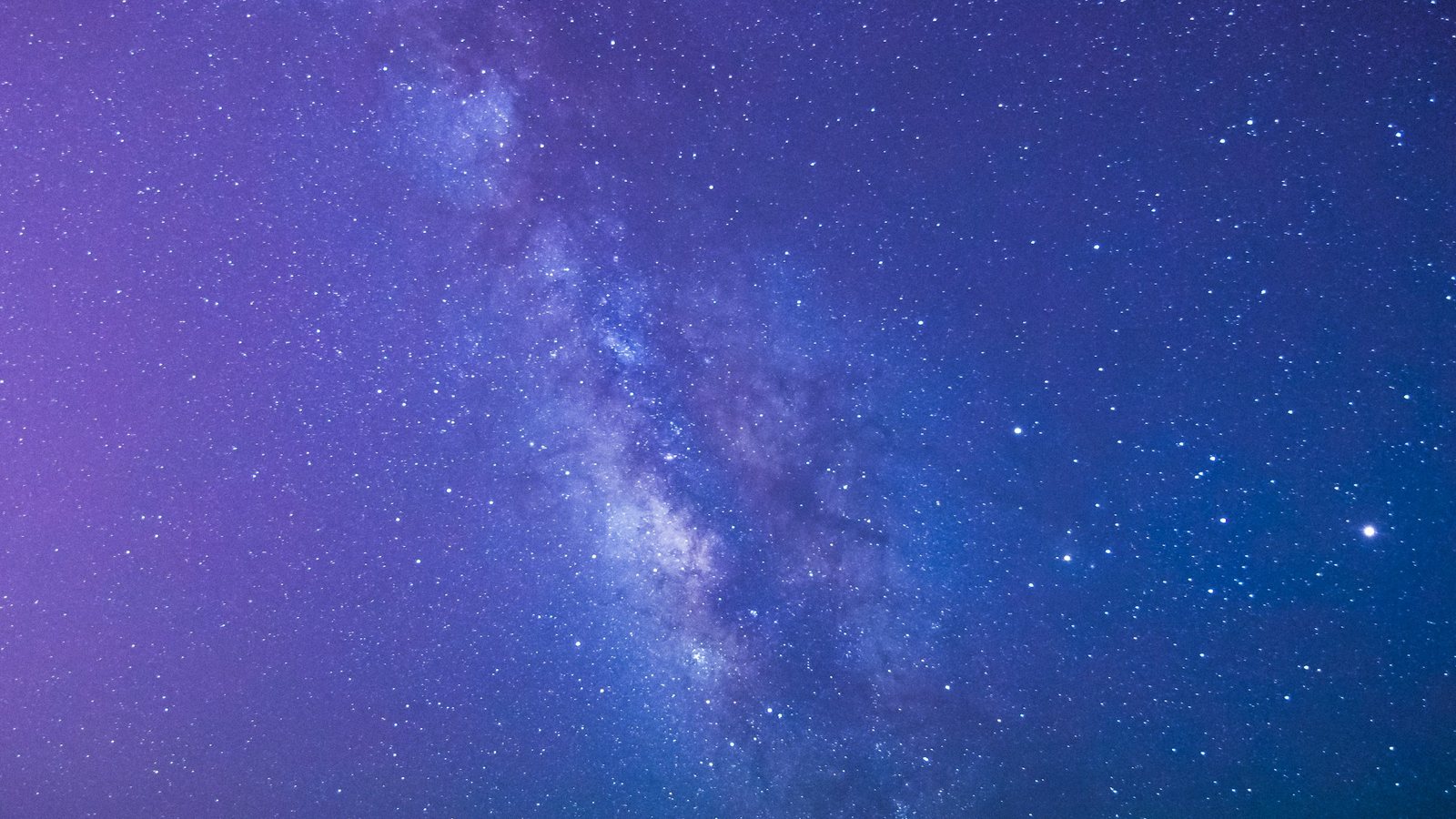 La Voie lactée mauve et bleue plongeant vers l'horizon marin, ciel du jeudi 24 septembre 2026