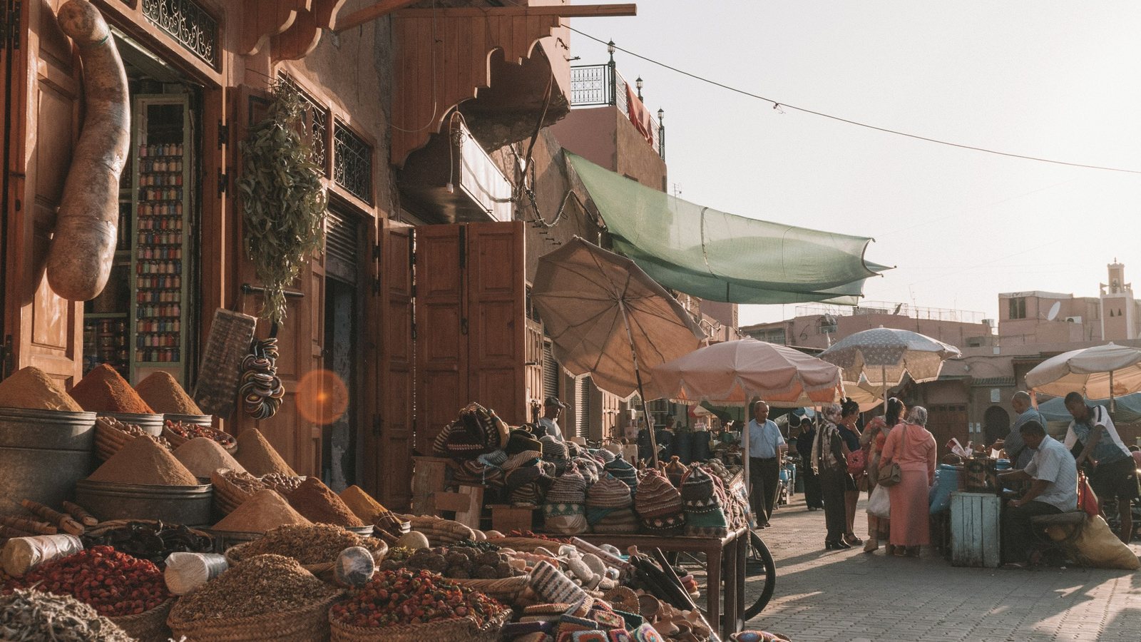 Un marché de la médina en pleine activité
