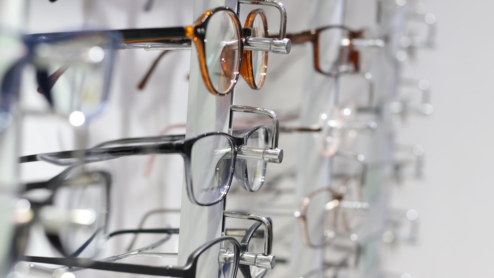 Rayon de lunettes chez un opticien