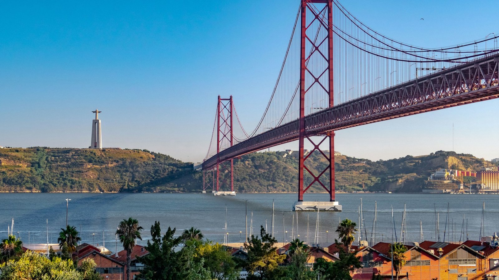 Le pont du 25 Avril et le Cristo Rei à Lisbonne