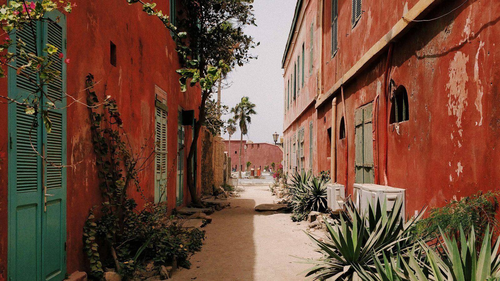 Les maisons rouges de l'île de Gorée