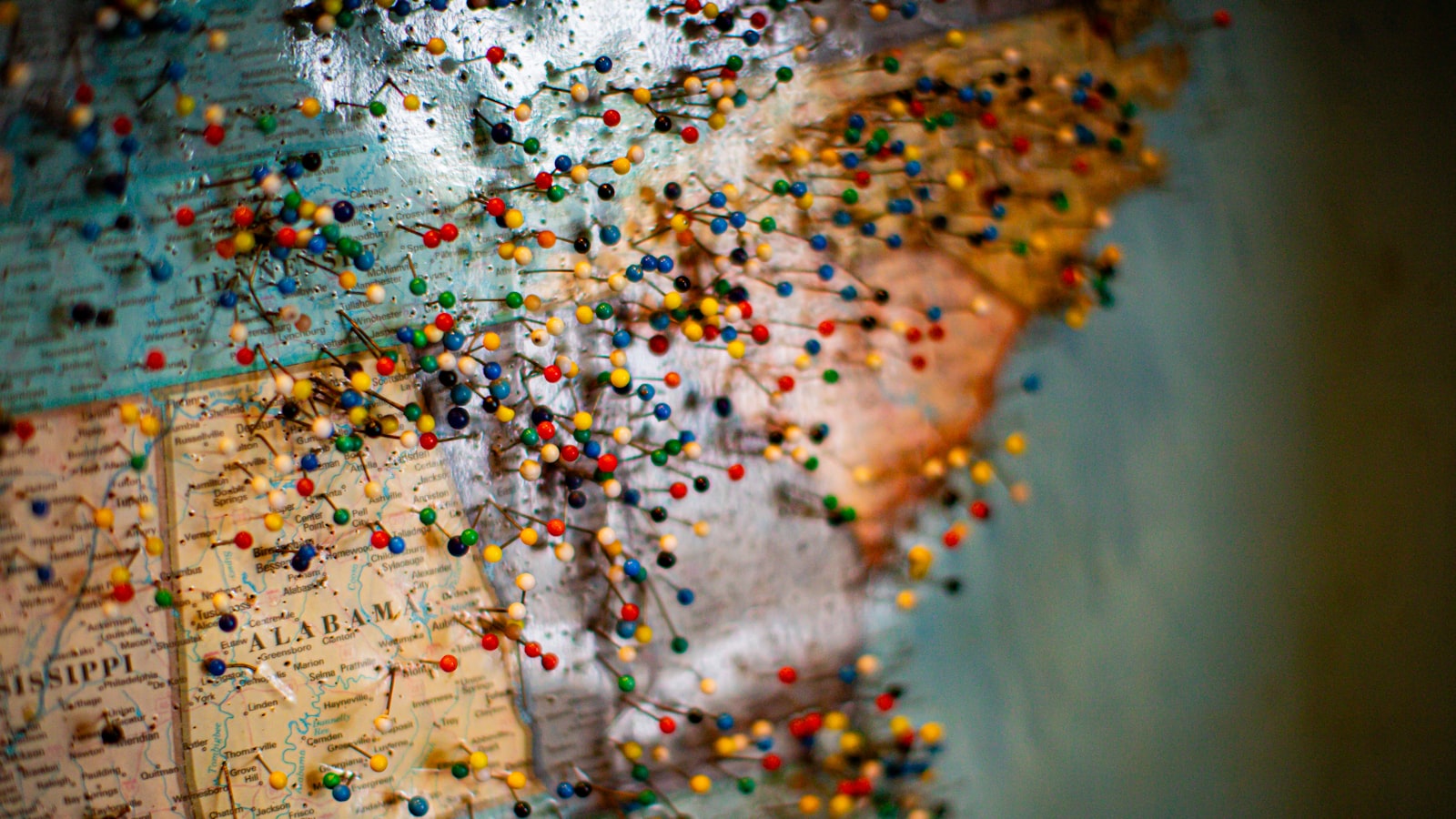 Carte du monde avec un itinéraire tracé